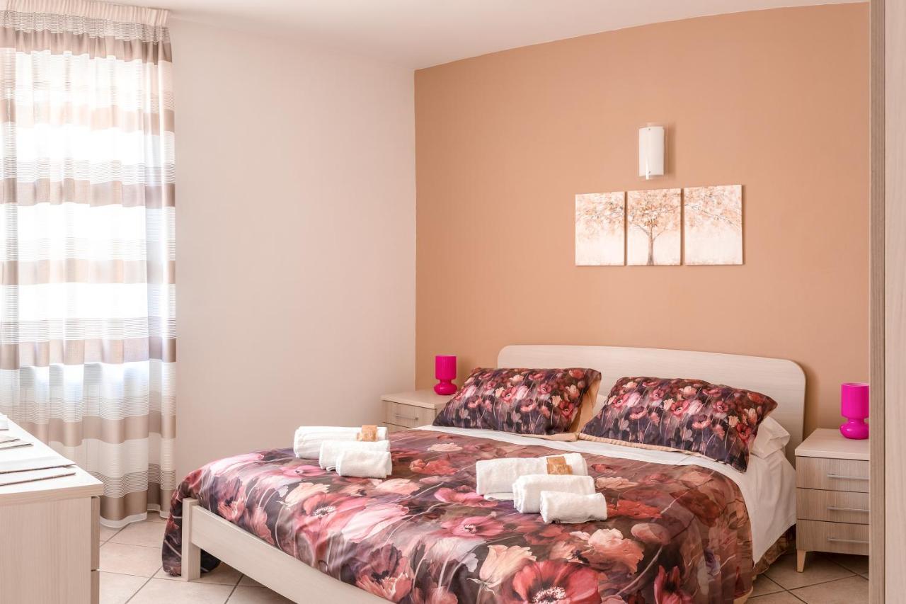 A 2 Passi Da Alba With 6 Beds Apartment Rodello Exterior foto